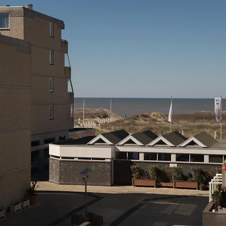Aan Zee 3*