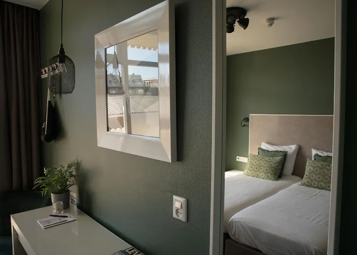 The Bloom نوردفيك